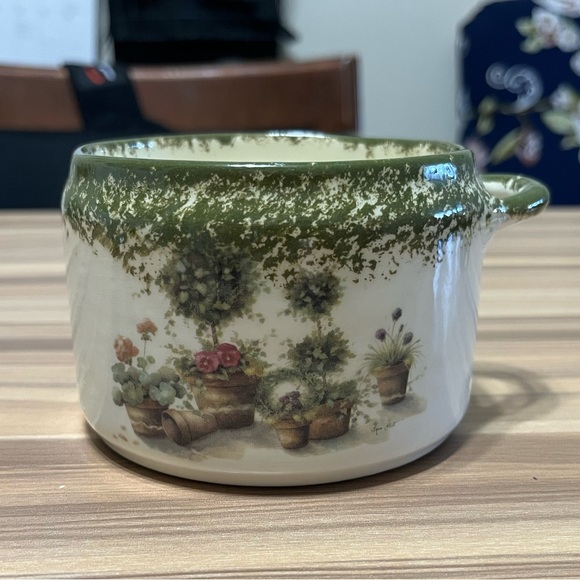 Ivy Hill Farms Crock, Baskets Topiary, signed - Picture 1 of 3